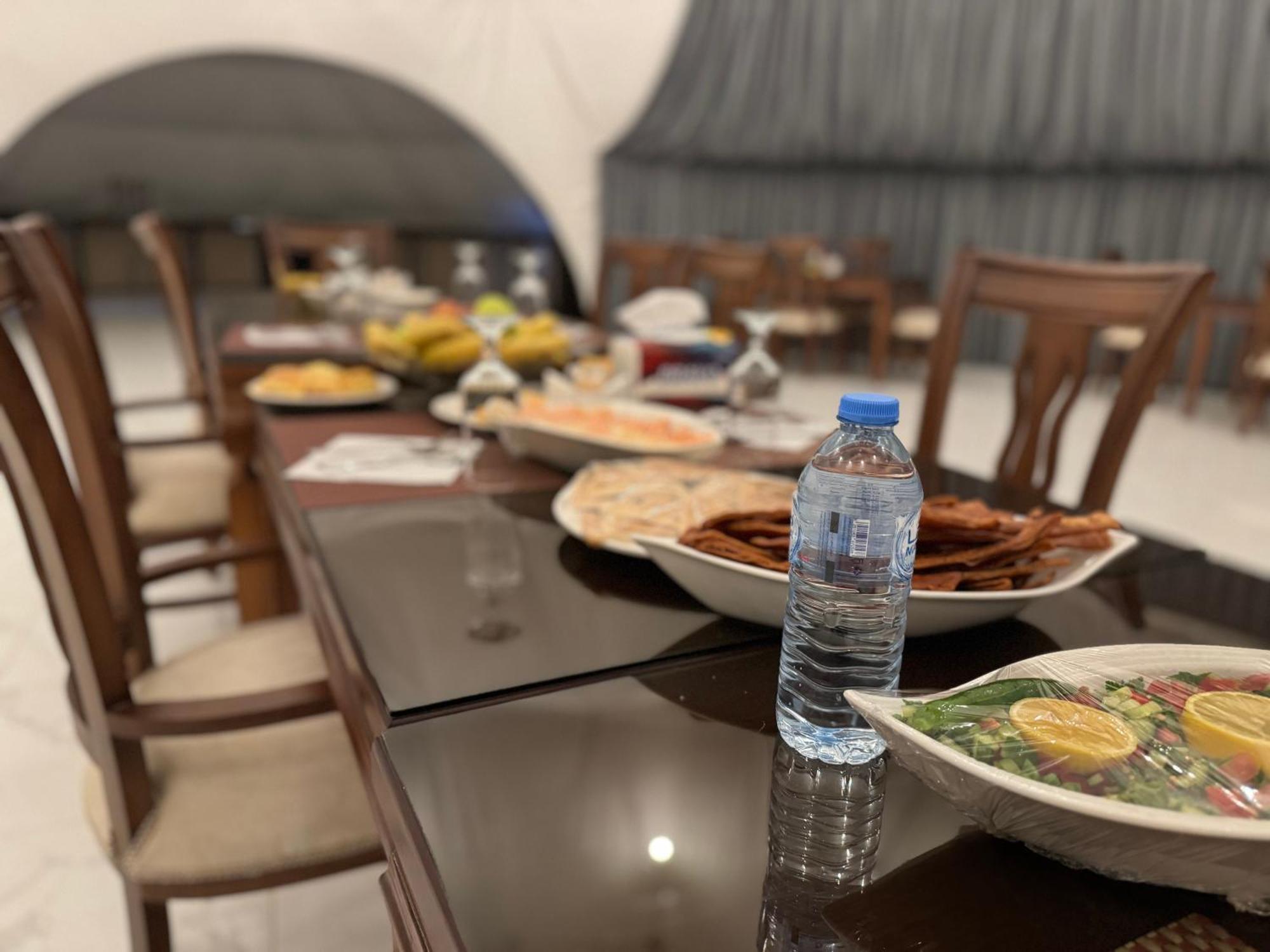 Wadi Rum Anwar Luxury Camp Exteriör bild