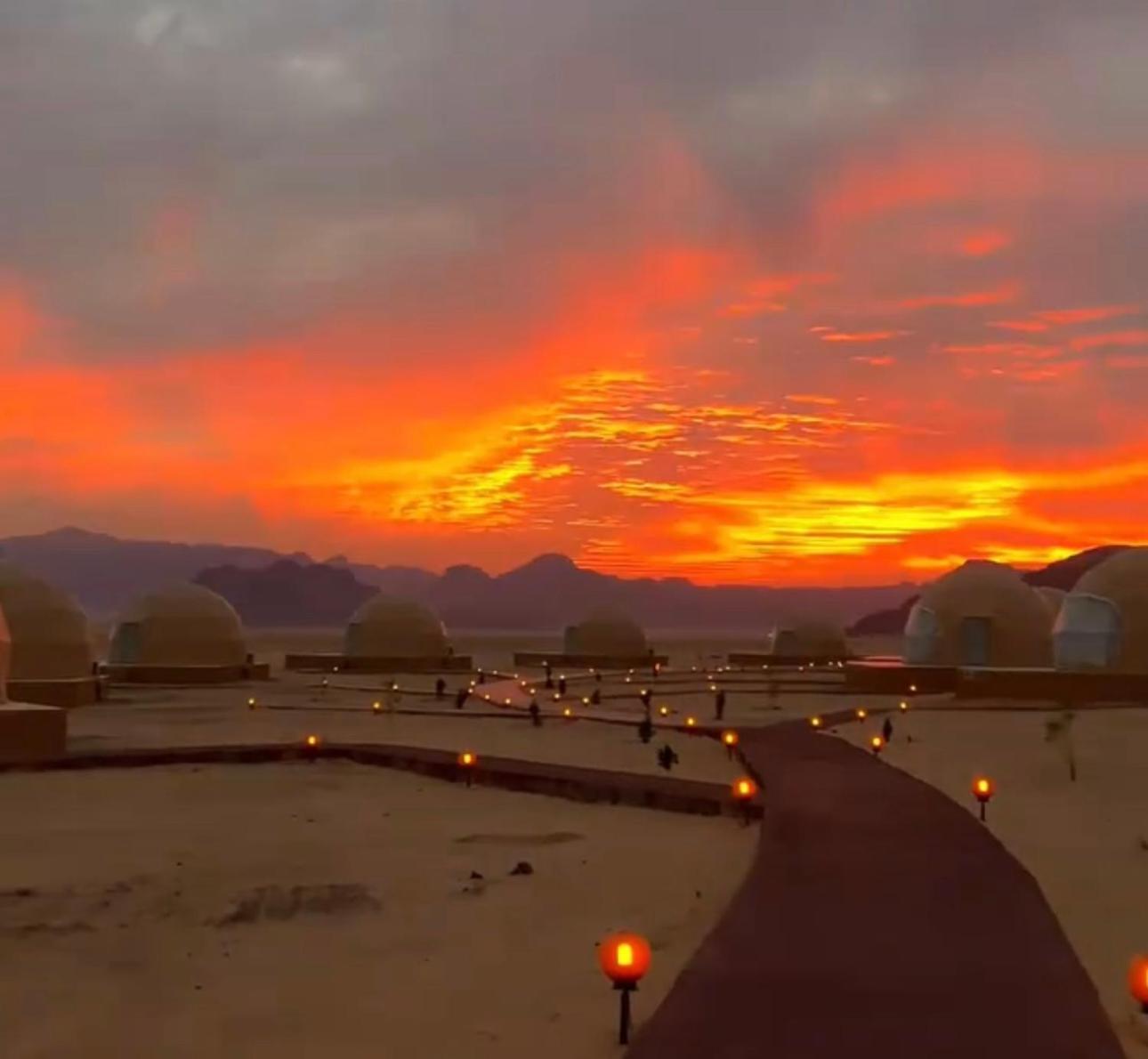 Wadi Rum Anwar Luxury Camp Exteriör bild