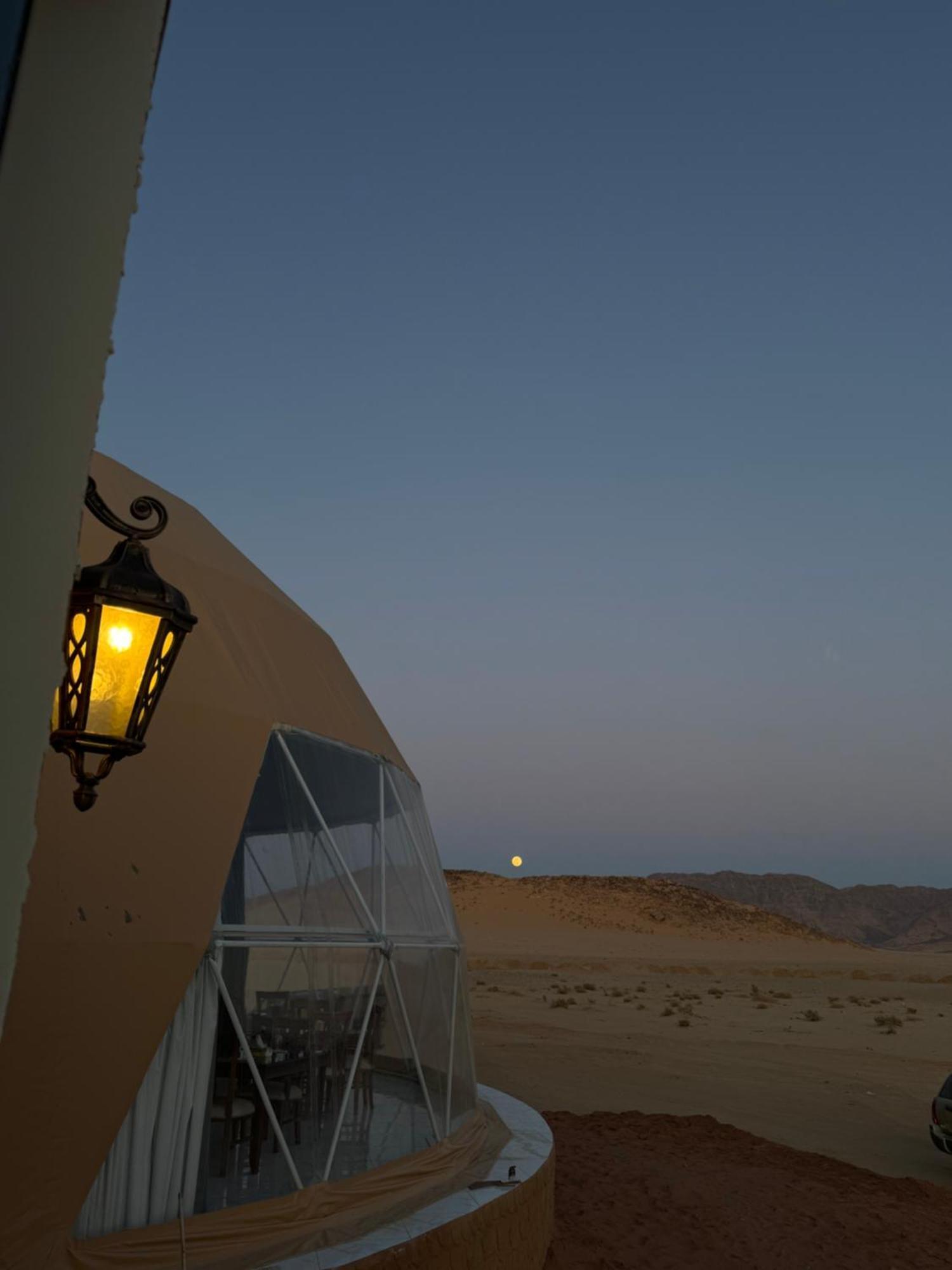 Wadi Rum Anwar Luxury Camp Exteriör bild