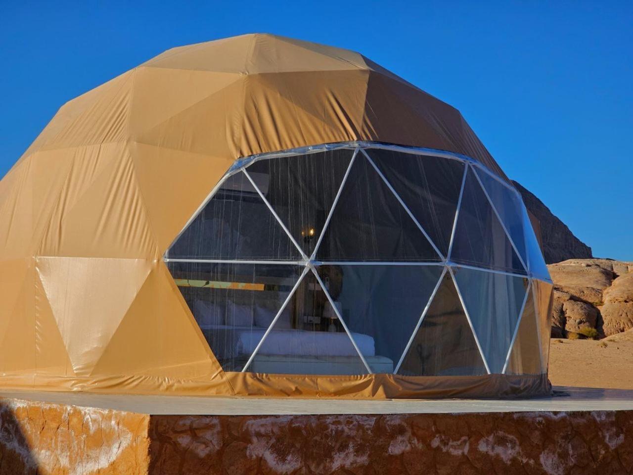 Wadi Rum Anwar Luxury Camp Exteriör bild
