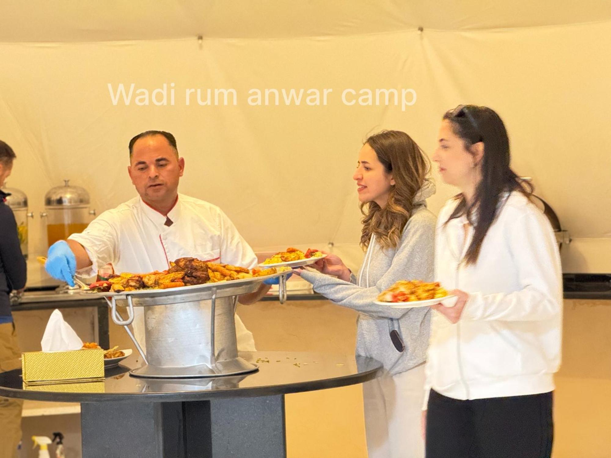 Wadi Rum Anwar Luxury Camp Exteriör bild